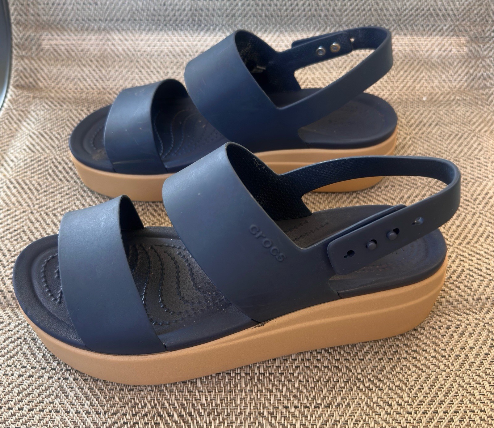 Crocs Brooklyn Low Wedge Sandals Women’s Size 9 Navy Platform Slingback