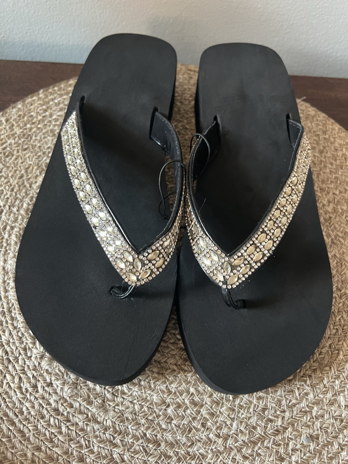 Women’s Black Rhinestone Flip Flop Sandals Slip On Synthetic Upper Size 9-10