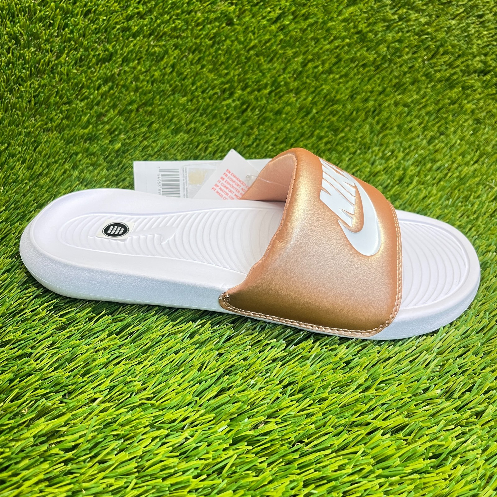 Nike Victori One Womens Size 8 Gold White Beach Walking Outdoor Slide Sandals