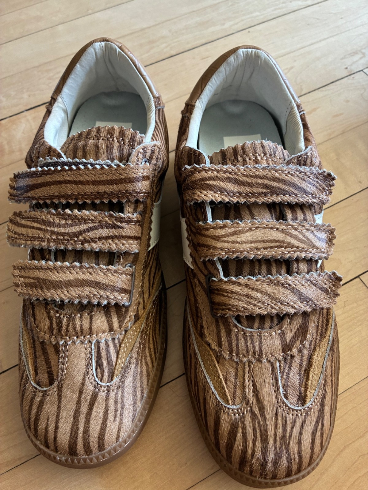 NIB Dolce Vita Women’s Notice Strappy Sneakers Walnut Zebra Calf Hair sz 8.5