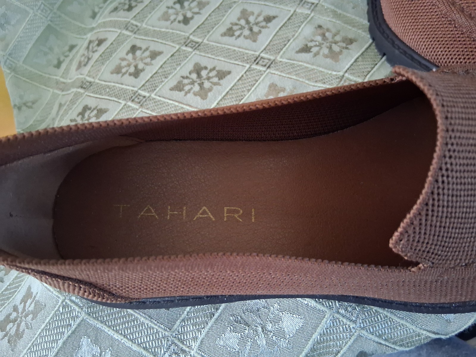 Tahari Vegan Textile Fabric Upper Brown Slip On Loafers Size 7.5-Business/Casual