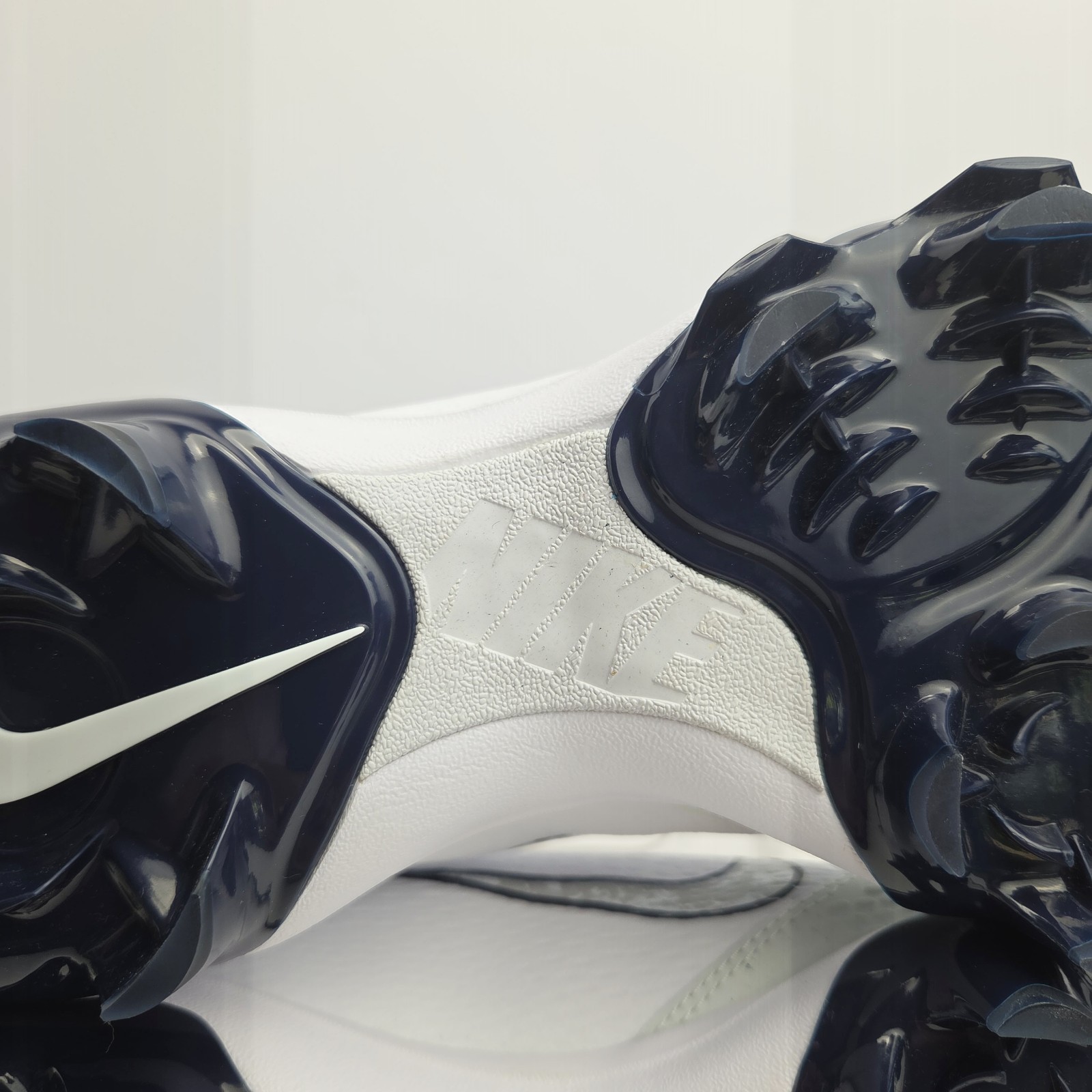 Nike Hyperdiamond4 Pro MCS Womens 10 Low Top Softball Cleats Navy White Athletic