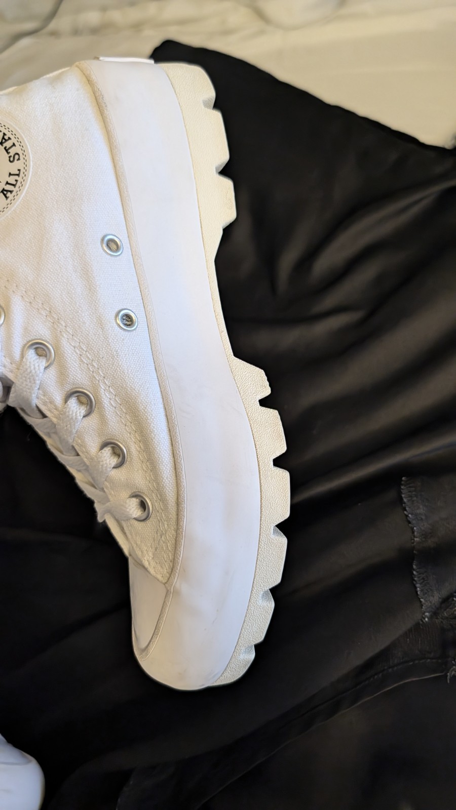 Converse Chuck Taylor All Star Lugged combat style High Top Canvas White 565902C