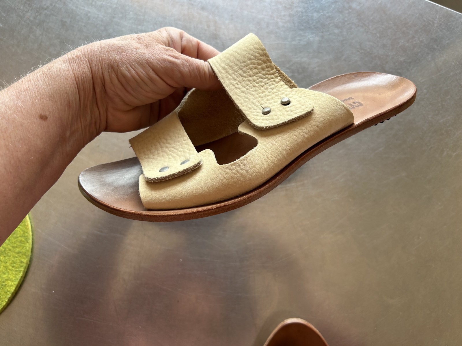 $125 CYDWOQ Womens Ivory Suede Sandals 41