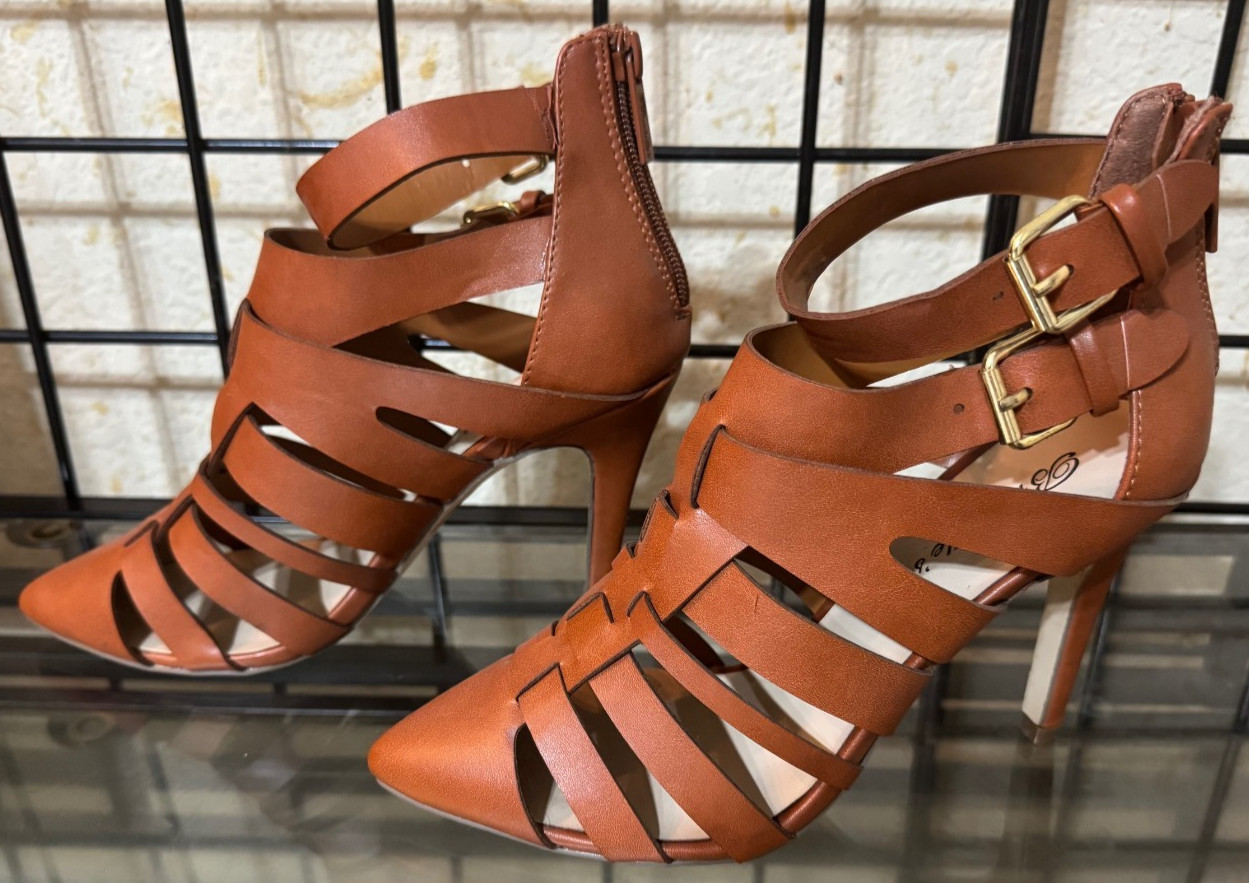 NEW NWOT Breckelle’s Brown Faux Leather strappy Boot/Shoes 3.5 in heel Sz: 6.5