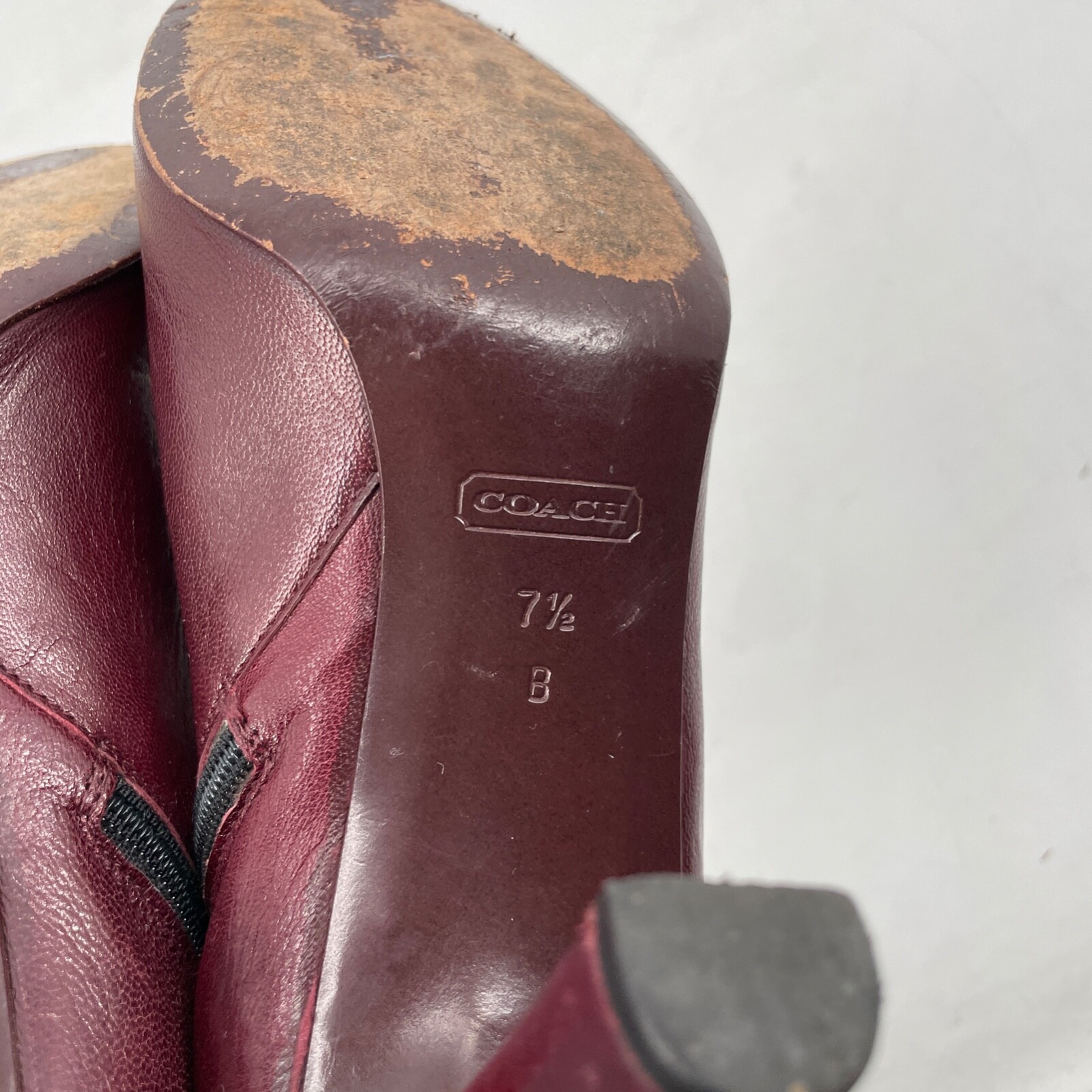 Coach Womens 7.5 B Burgundy kid Leather Nicolete Gold Buckle 3.25″ Heel Bootie