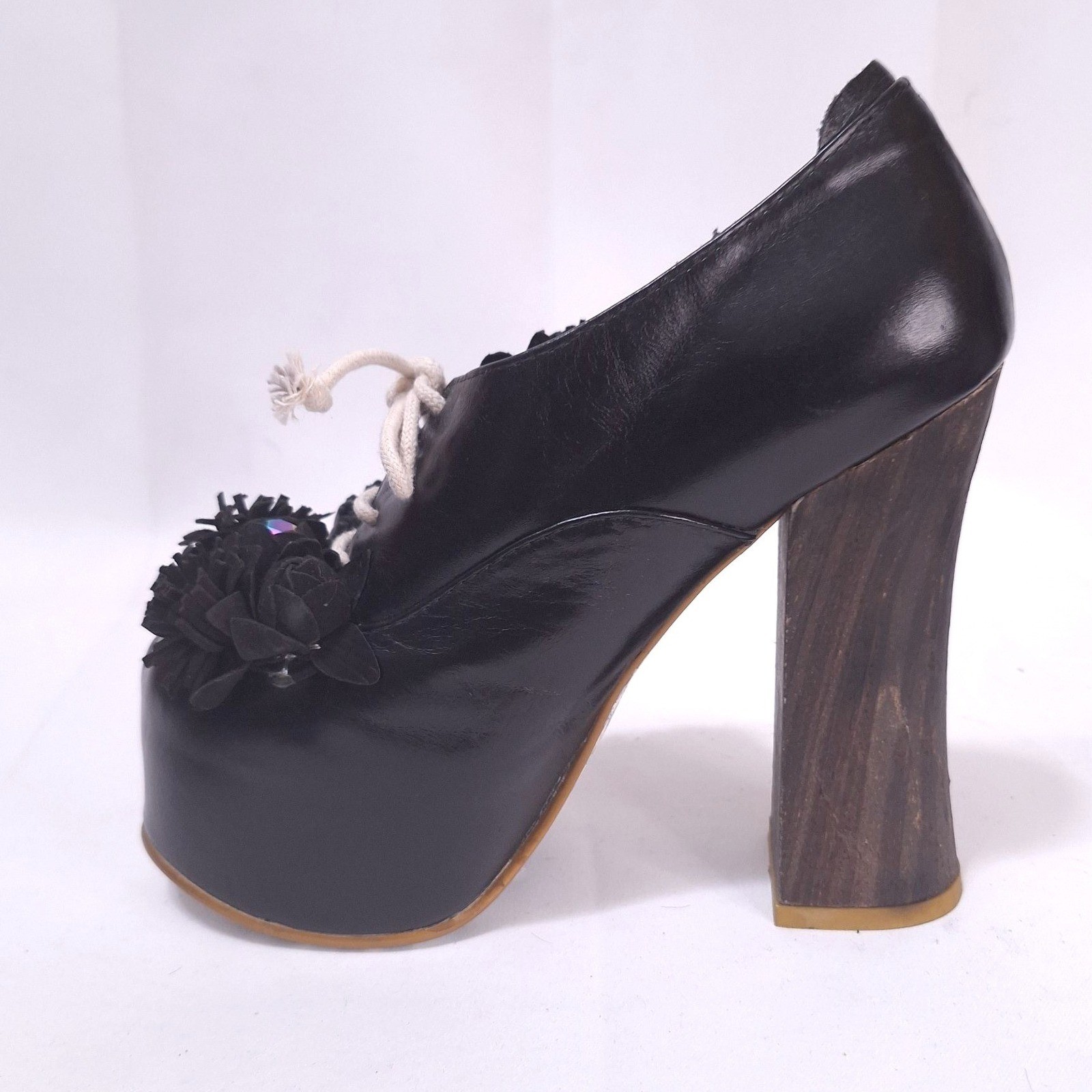 Irregular Choice Pertrisha Leather Floral Ruffle Platform Heels Womens 6.5 Black