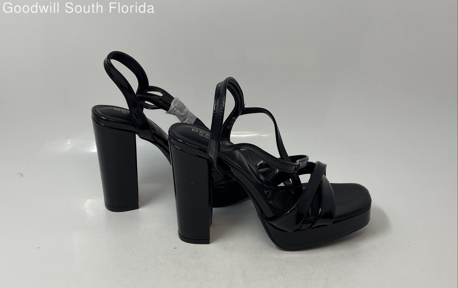 Berness Womens Hope Black Crisscross Strap Block Heel Platform Sandals Size 7