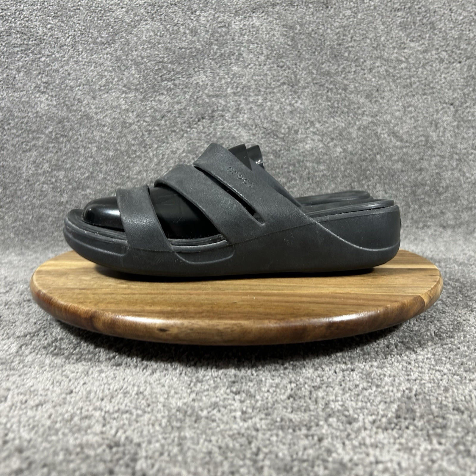 Crocs Getaway Strappy Women’s Size 10 Black Classic Slip On Comfy Sandals Used