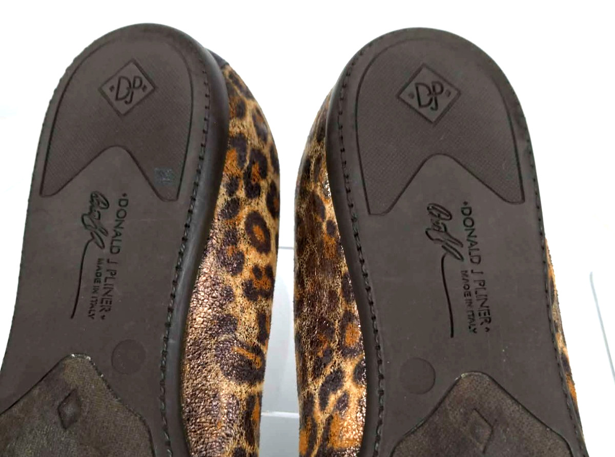 Donald J Pliner HYWEI Leopard Metallic Flats 9M Italy Display Model Box