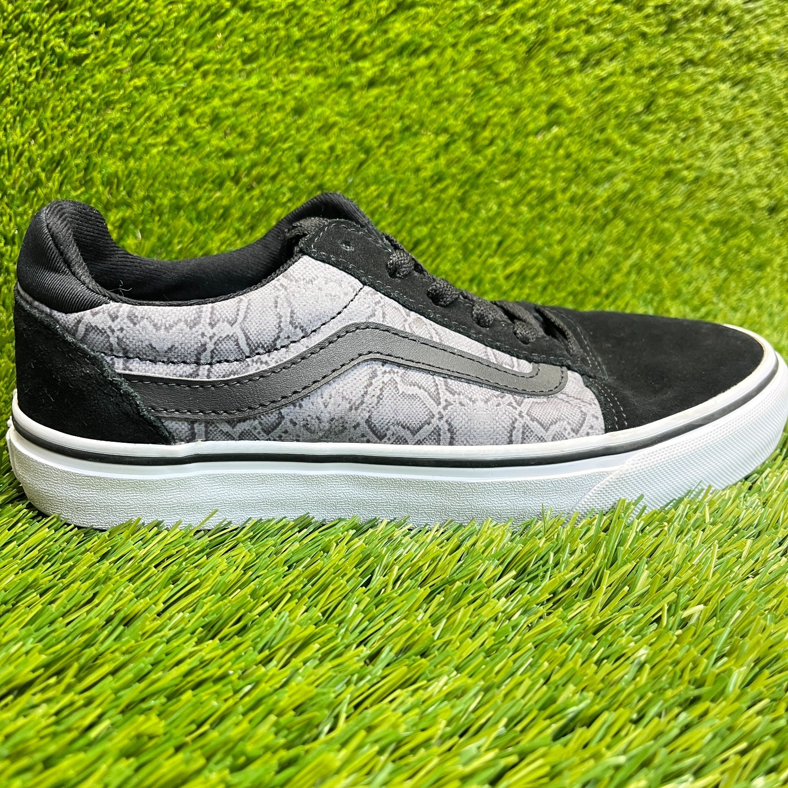 Vans Ward DX Womens Size 7.5 Black Gray White Athletic Skate Shoes Sneakers