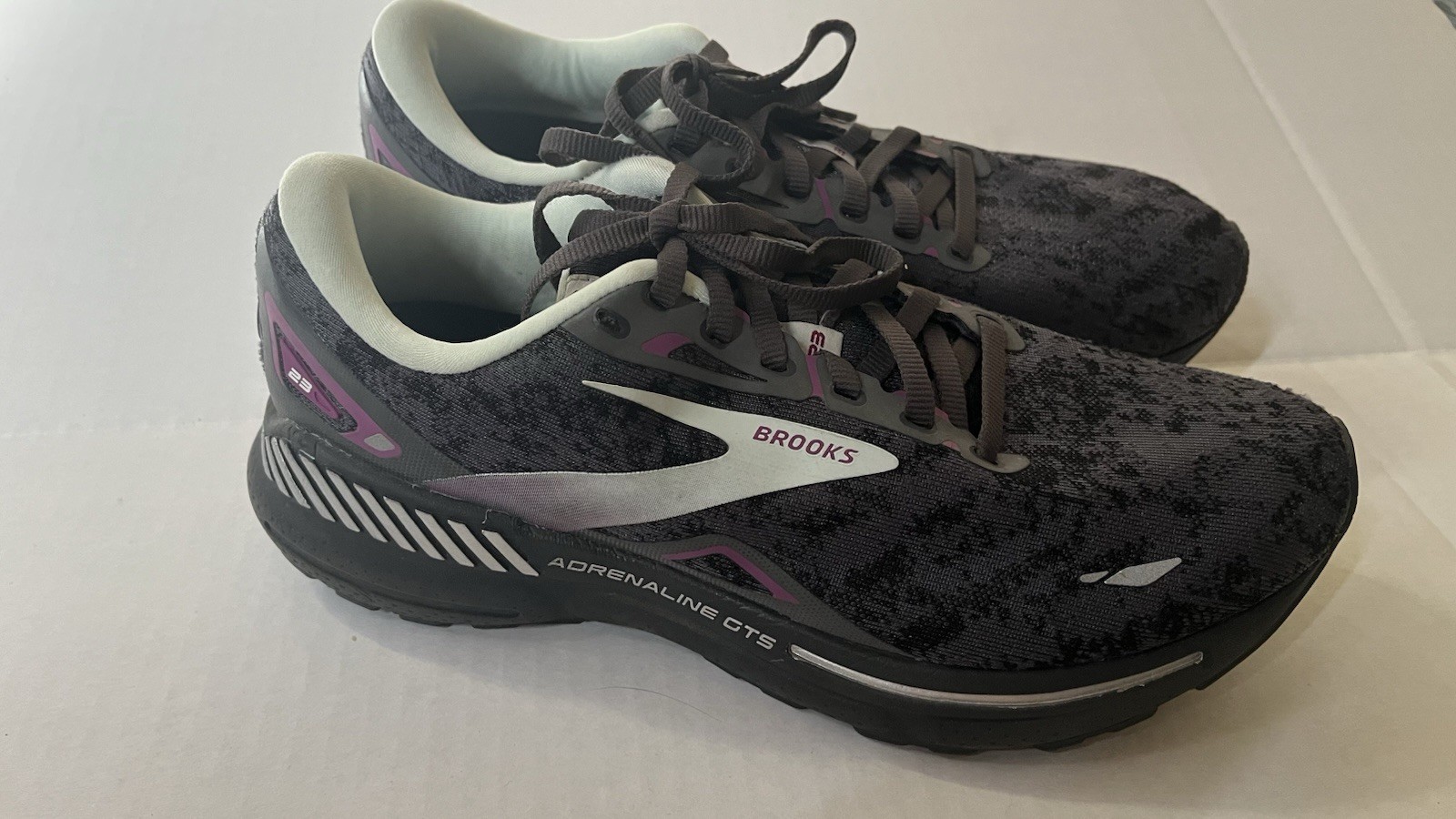 Brooks Adrenaline GTS 23 Women’s Running Shoes – Size 9 Black/Gray/Purple/mint