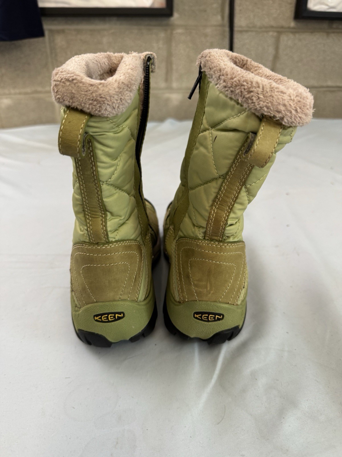 Keen Dry Green Boots Women’s Size 6