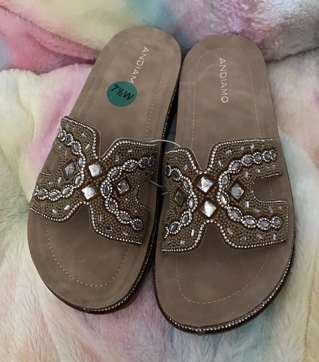 Andiamo Women’s Tan Beaded Rhinestone Slip On Slide Sandals Sz 7 1/2 W New