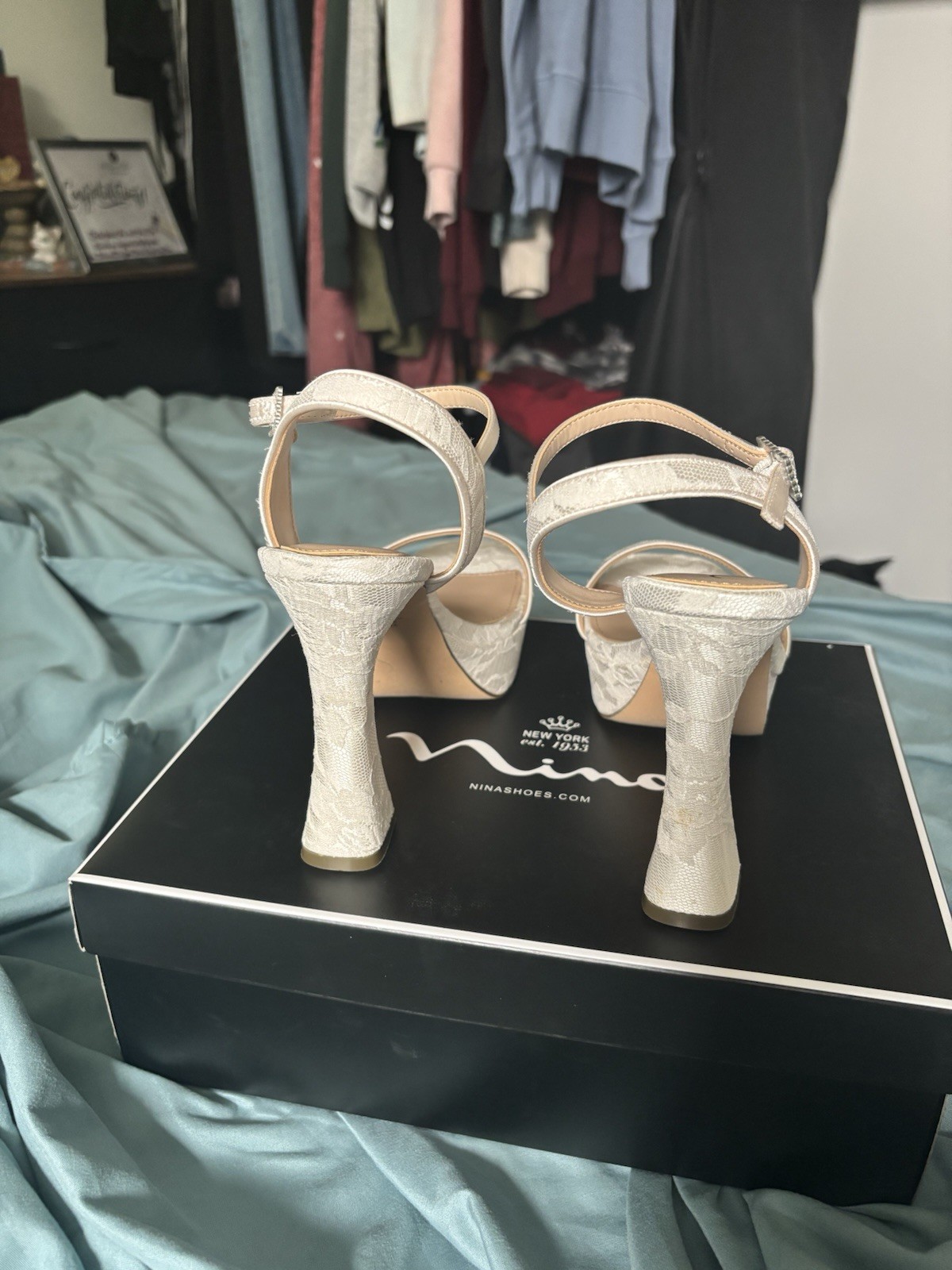 Nina Alma Ivory Lace Ultra-High Platform Sandals – Size 6.5 – NEW