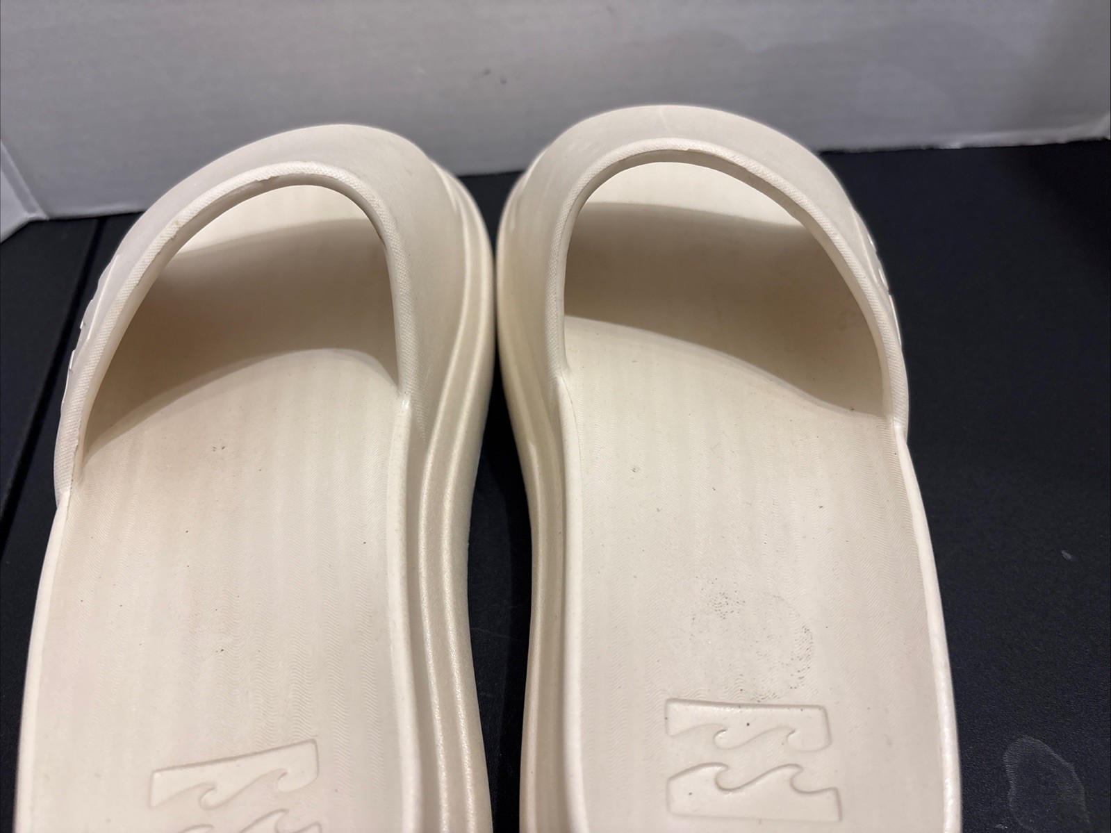 BILLABONG Platform Soft Cushion Slide Sandals Size 9 Cream Off White