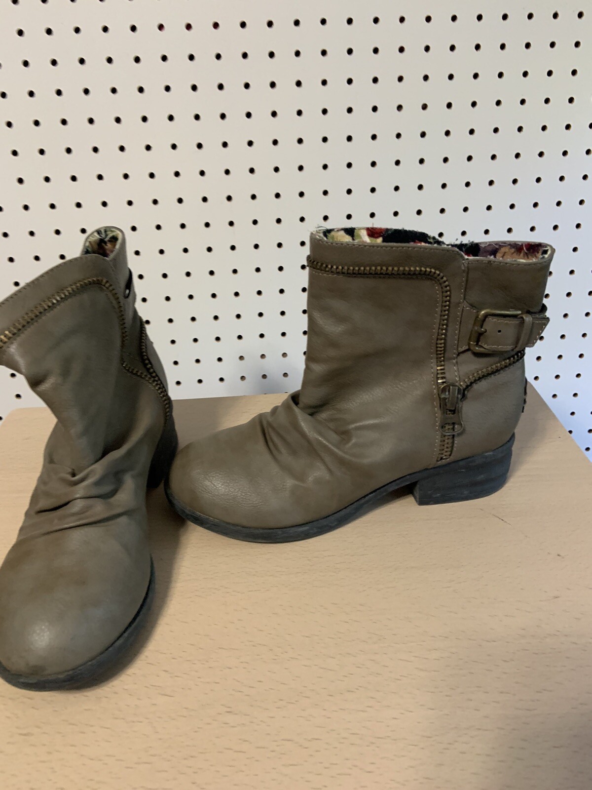 Womens Rocket Dog ankle Boots ~ brownish gray ~ size 7M
