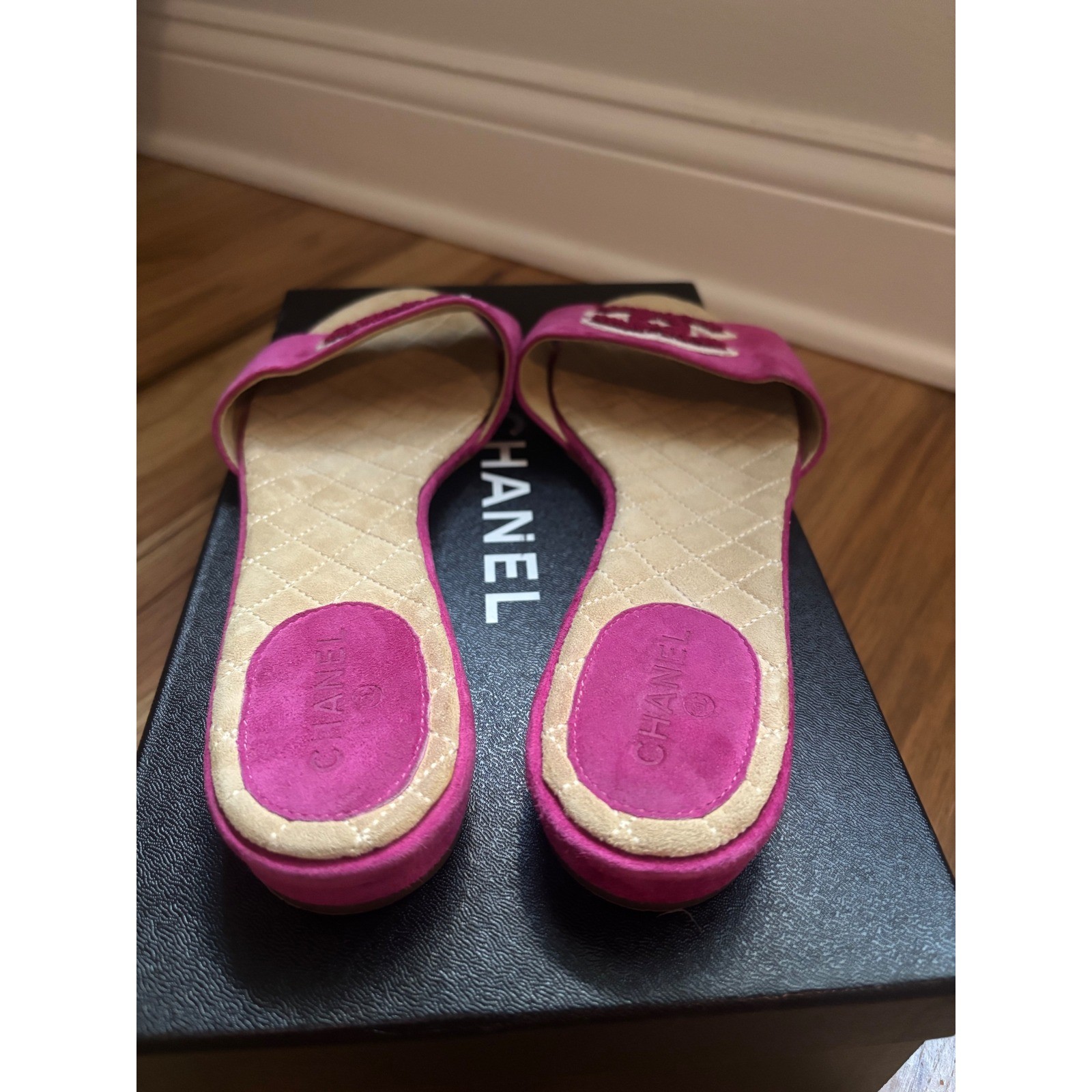 Chanel CC Logo Quilted Suede Slide Sandals Pink Fuchsia Beige Flats 38