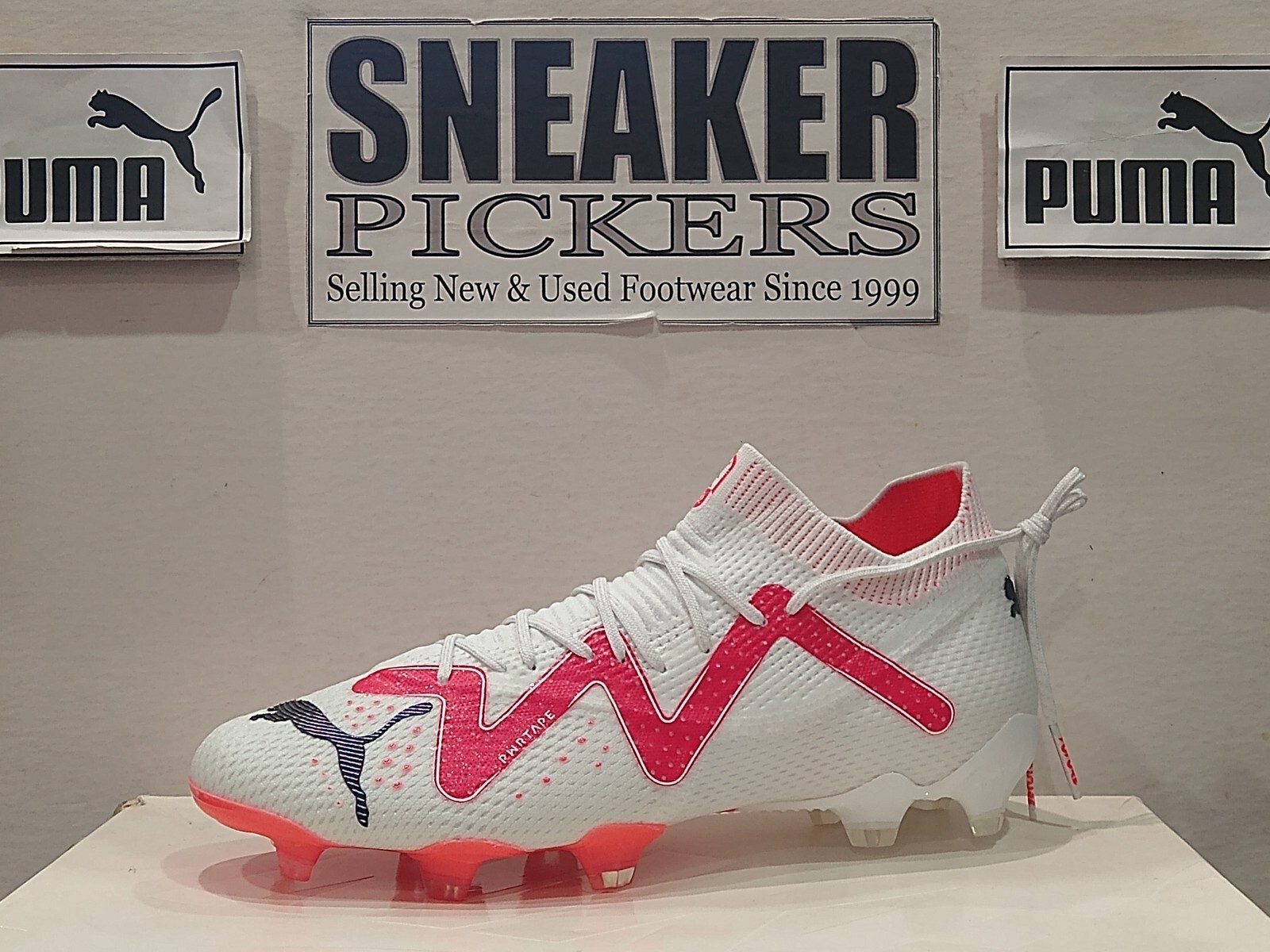 Puma WOMEN’S Future Ultimate FG AG Soccer – Size: 10.5 – 107356 01 – White / Red
