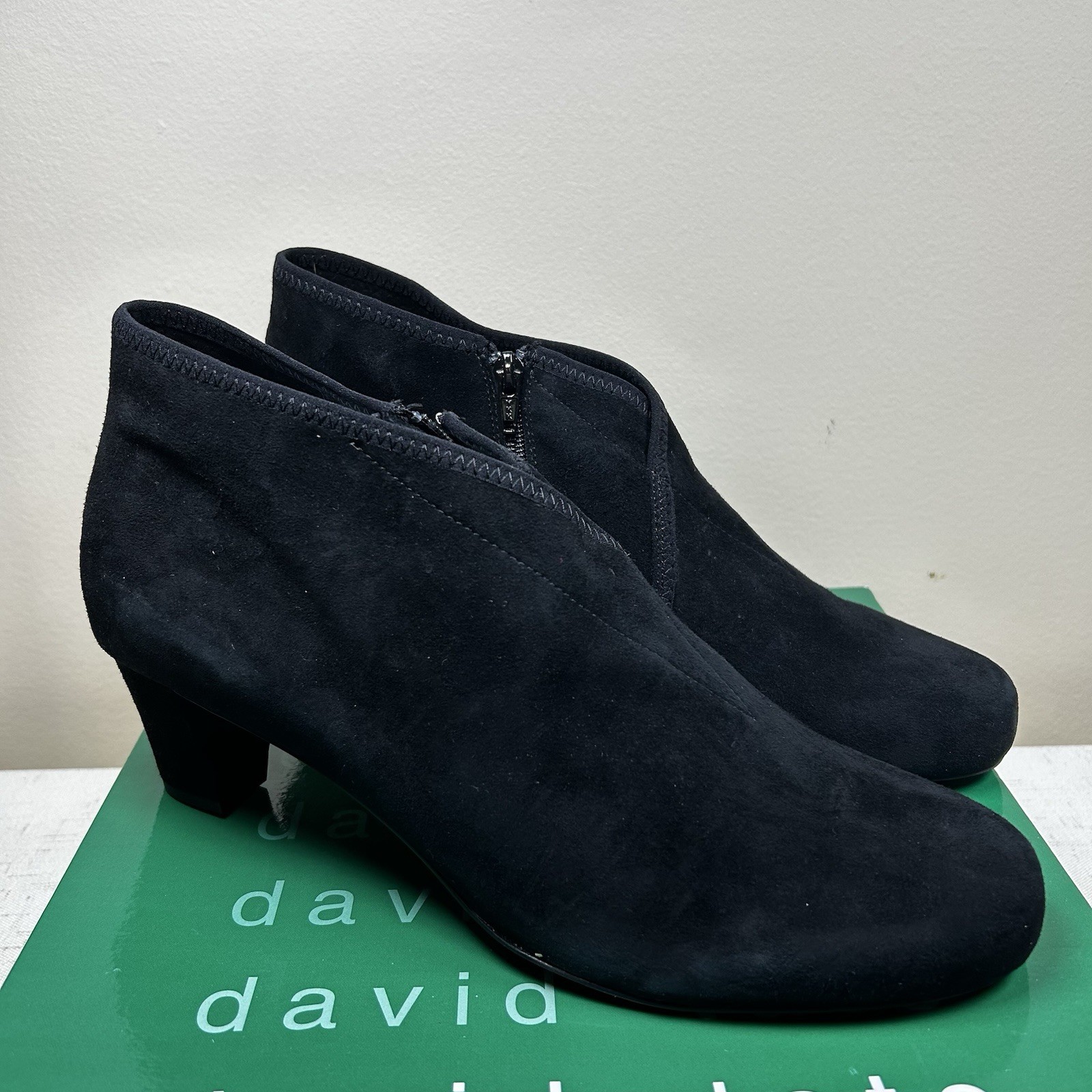 David Tate Women’s Suede Leather Black Booties Size 13 W Zipper 2” Heel EUC