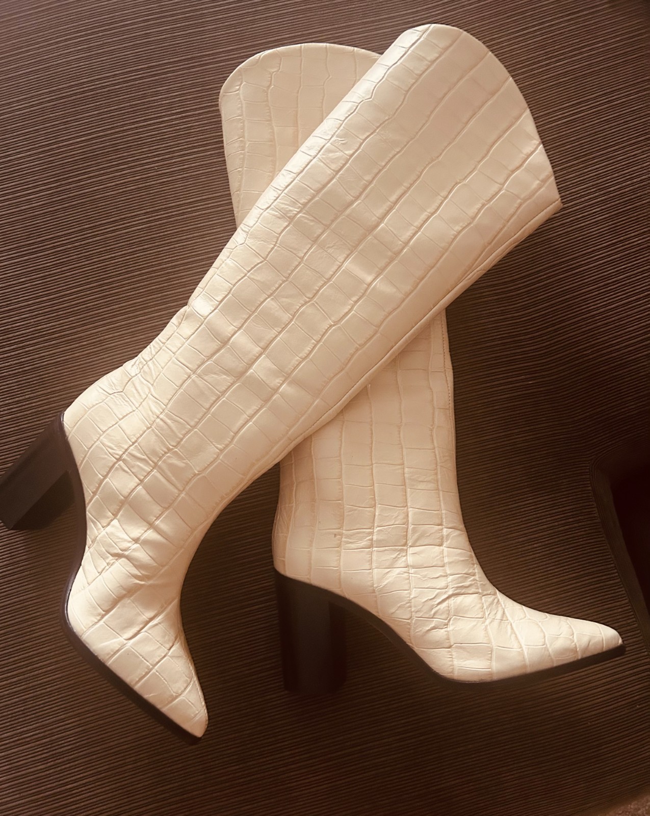 SEXY SCHUTZ Ivory/Creme Croc Embossed Leather Cowboy Knee High Boots Size 5b