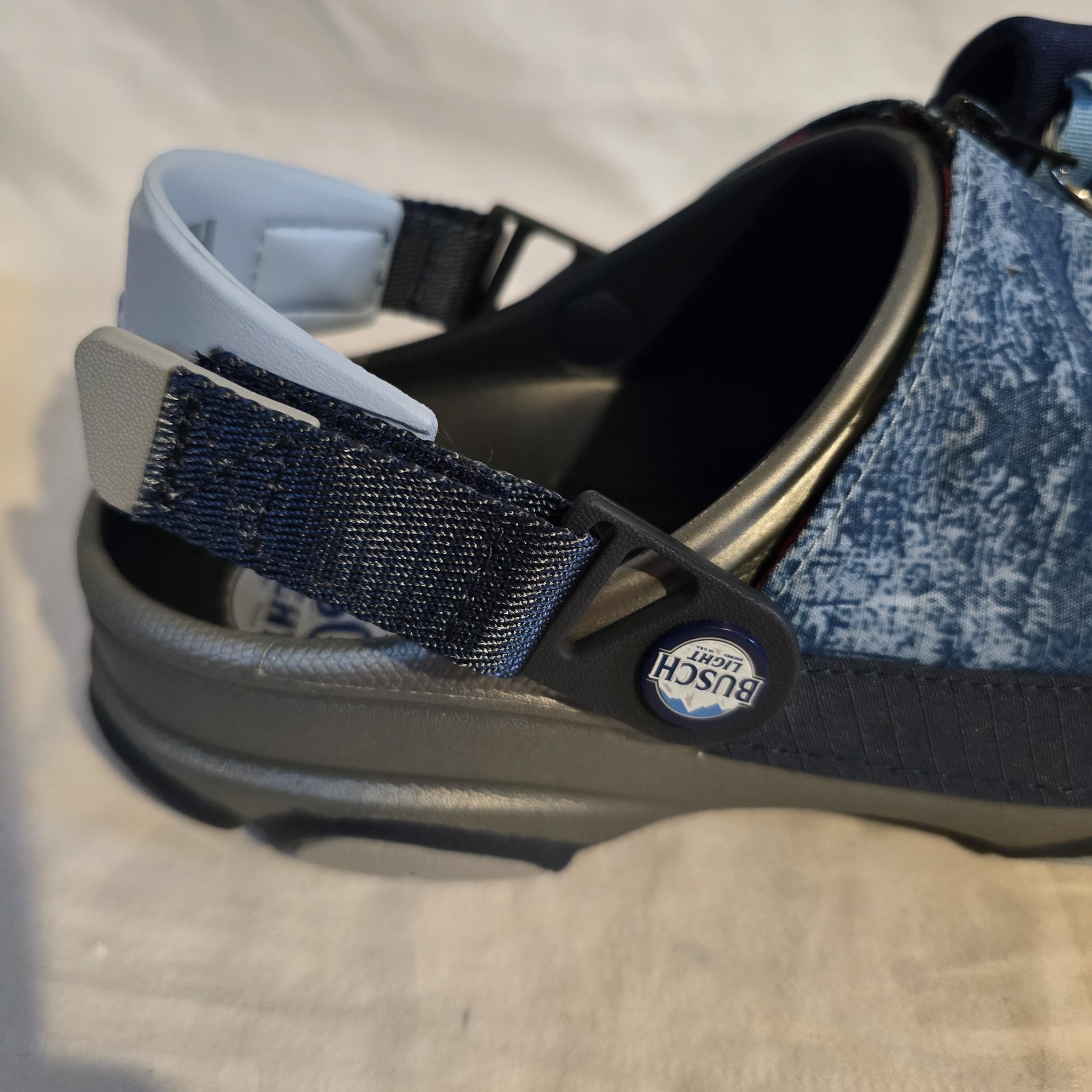 Busch Light Crocs All Terrain Clogs NWT Women’s 7 Men’s 5 Mountain Print…