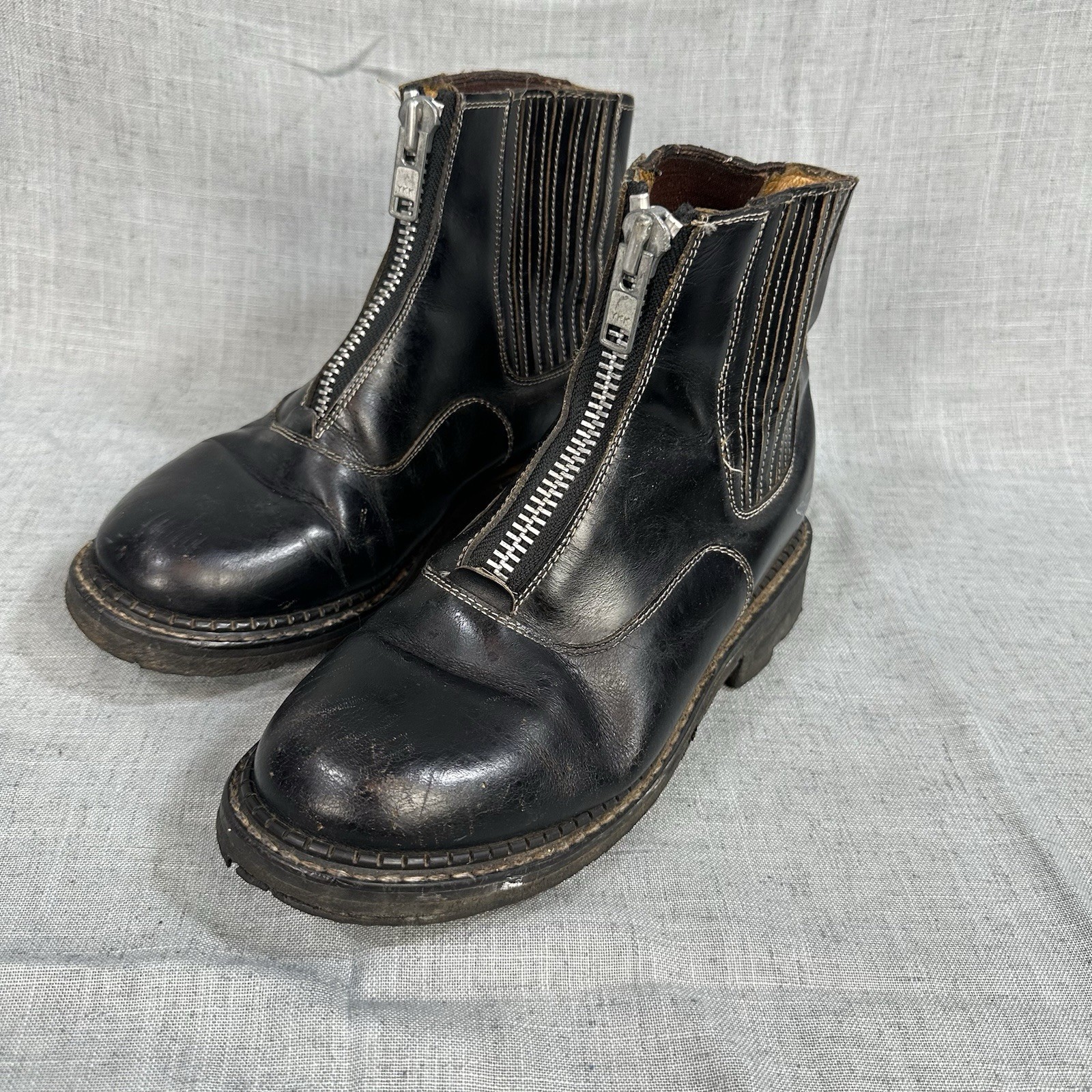 Fluevog Angel Ankle Zip Front black leather boots SIZE M 8 W 10 Rare Distressed