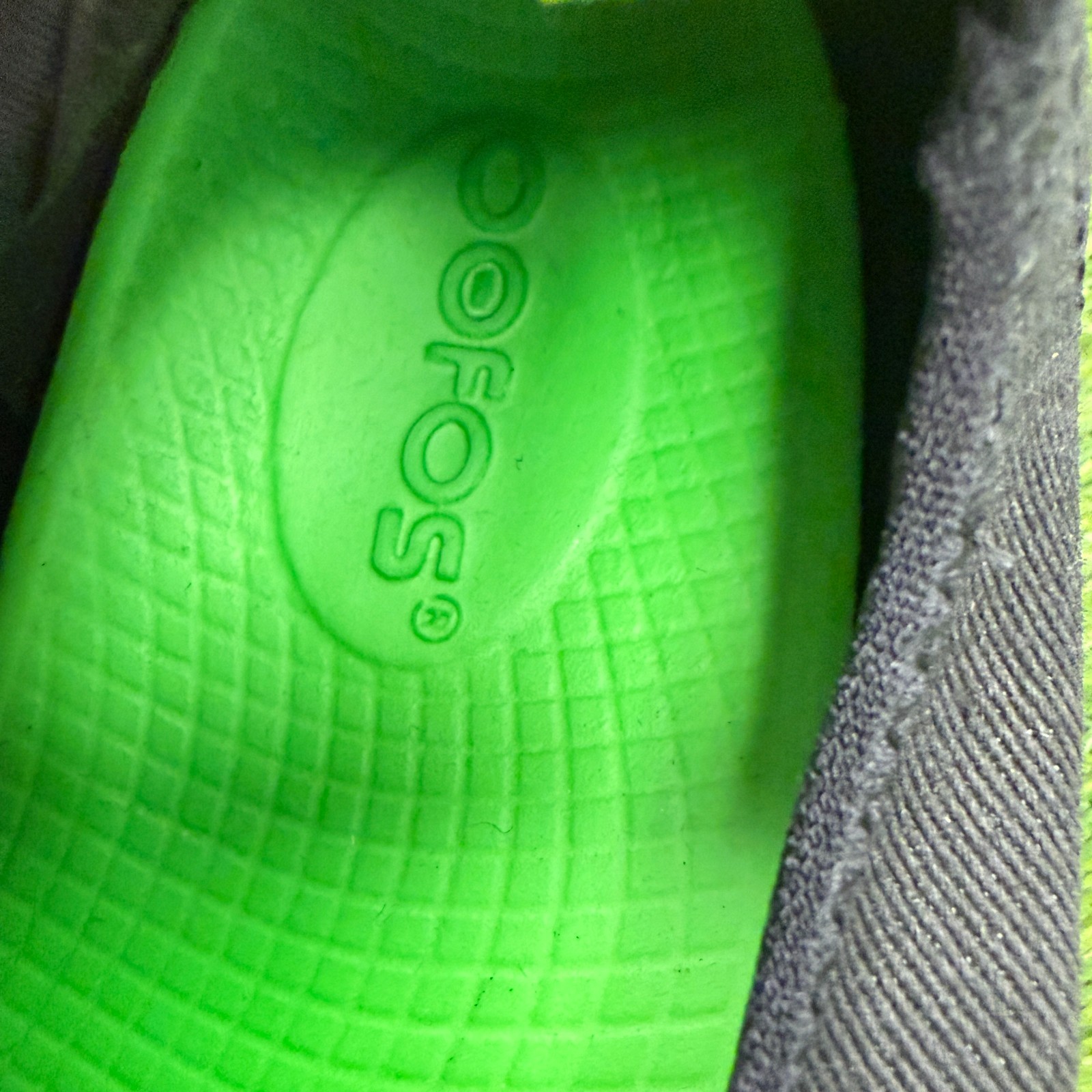 OOFOS OOmg eeZee Low Womens Size 7 Black Casual Walking Slip On Recovery Shoes