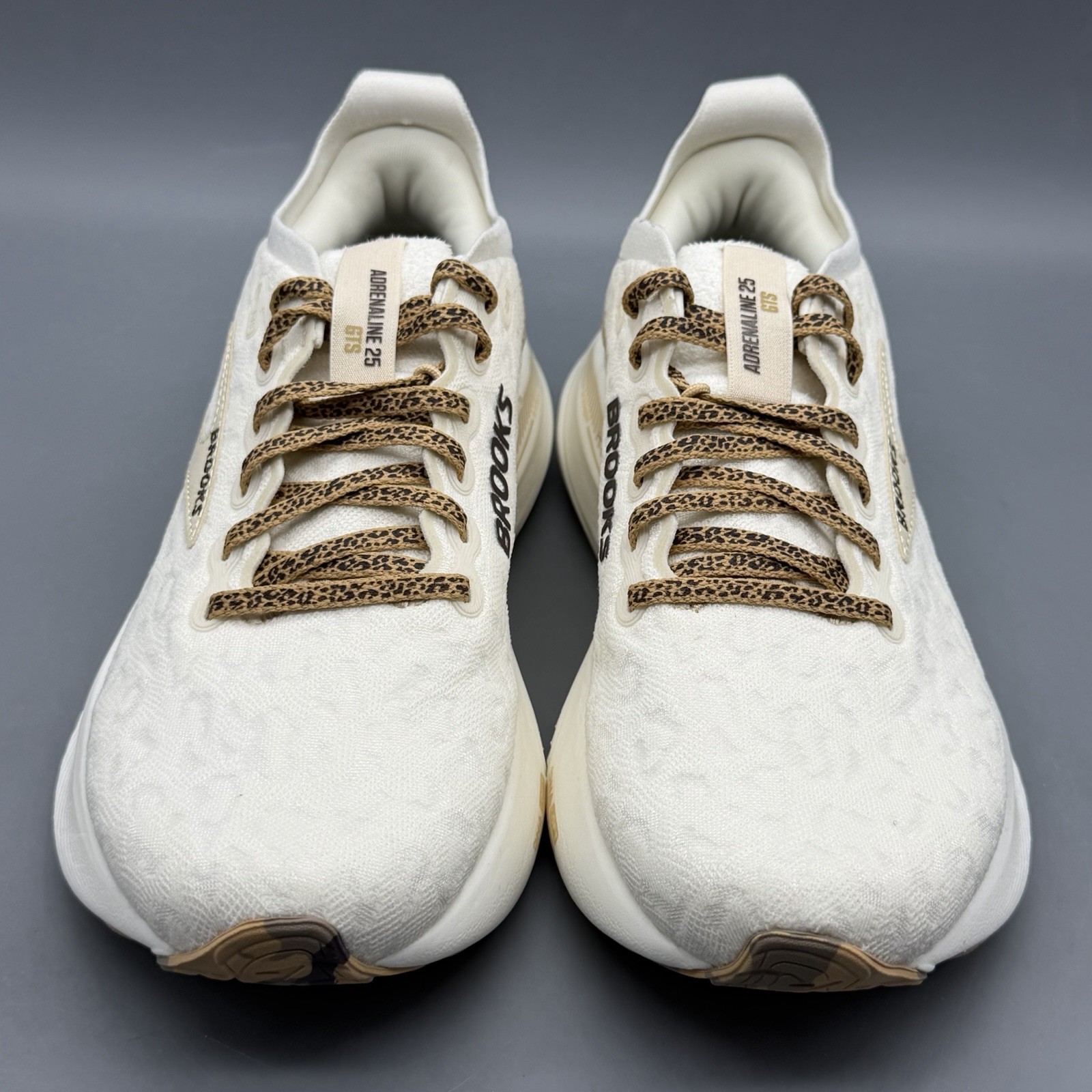 Brooks Adrenaline GTS 25 Women’s 6 B Running Walking Shoes Coconut Crème Leopard
