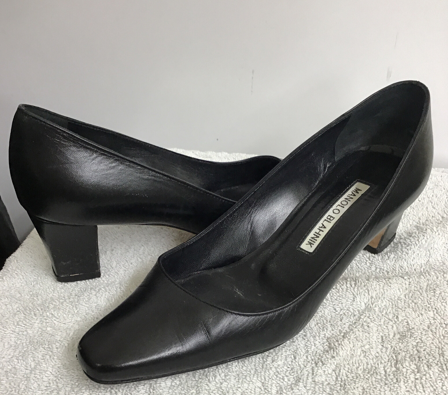 Manolo Blahnik Low Heel Black Leather Pump Semi Round Toe Size 35.5