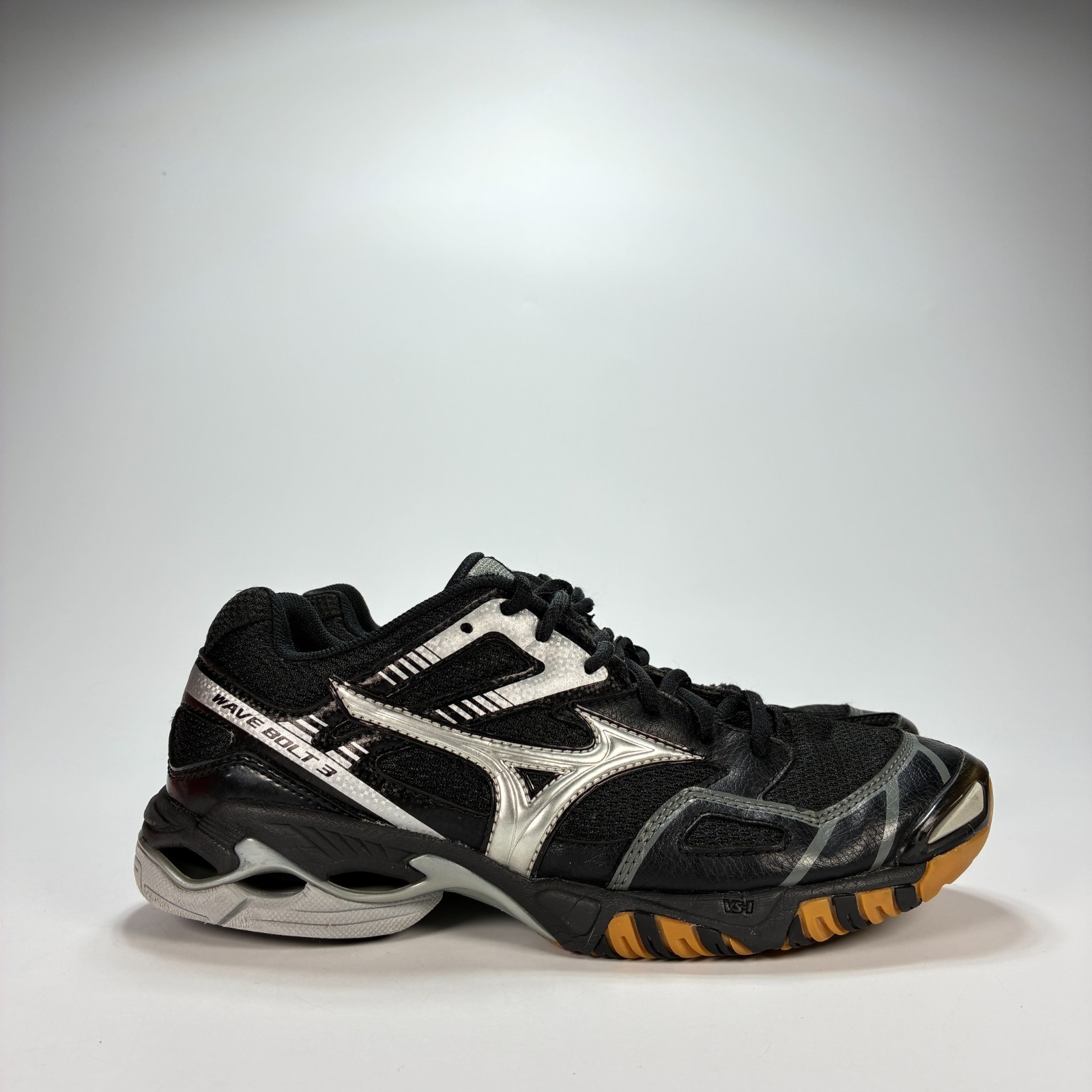 Mizuno Wave Bolt 3 Black Silver Lace Up Court Volleyball Shoes Women’s Size 7.5