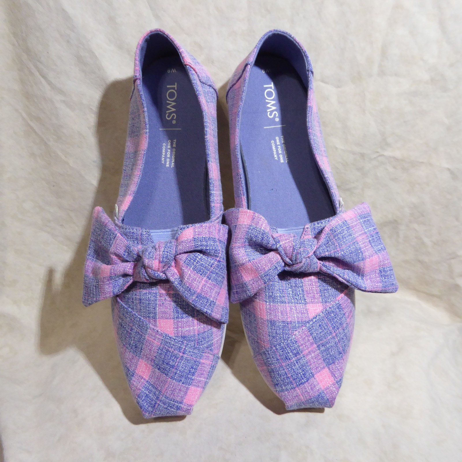 🥿 TOMS Classic Slip Ons sz 9 M Blue & Pink Plaid Fabric; Chelsea Bows