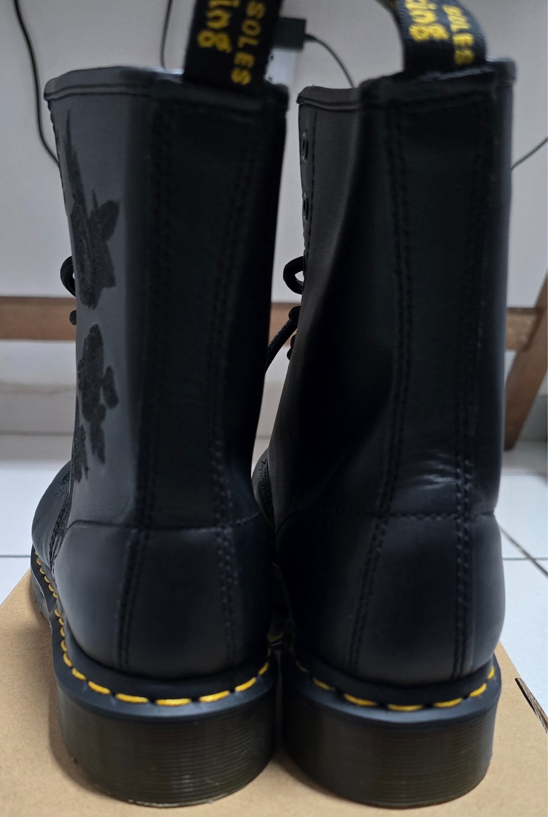 Dr Martens 1460 Vonda Mono Black Floral Boots Women’s US 9 EU 41 Worn Once