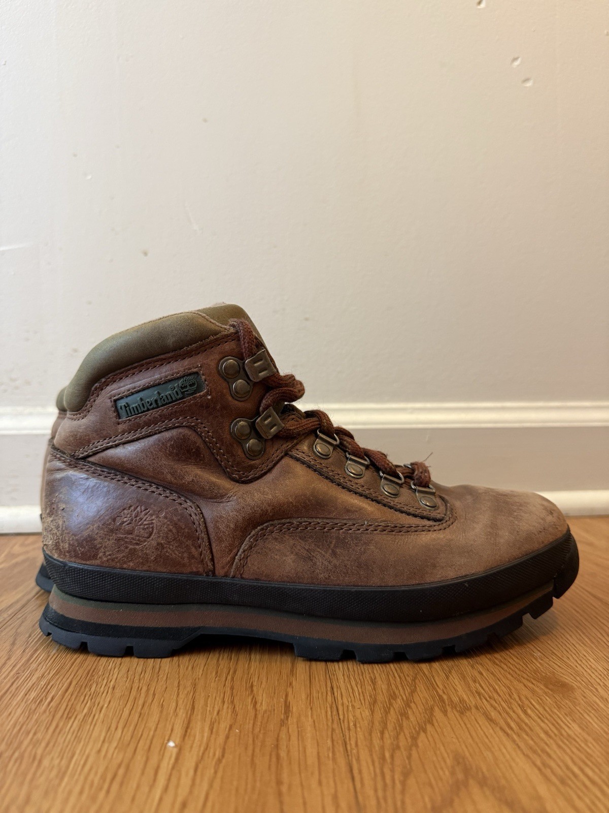Timberland Brown Leather Hiking Trail Boots Womens Size 7.5 M (DAMAGED LACE)