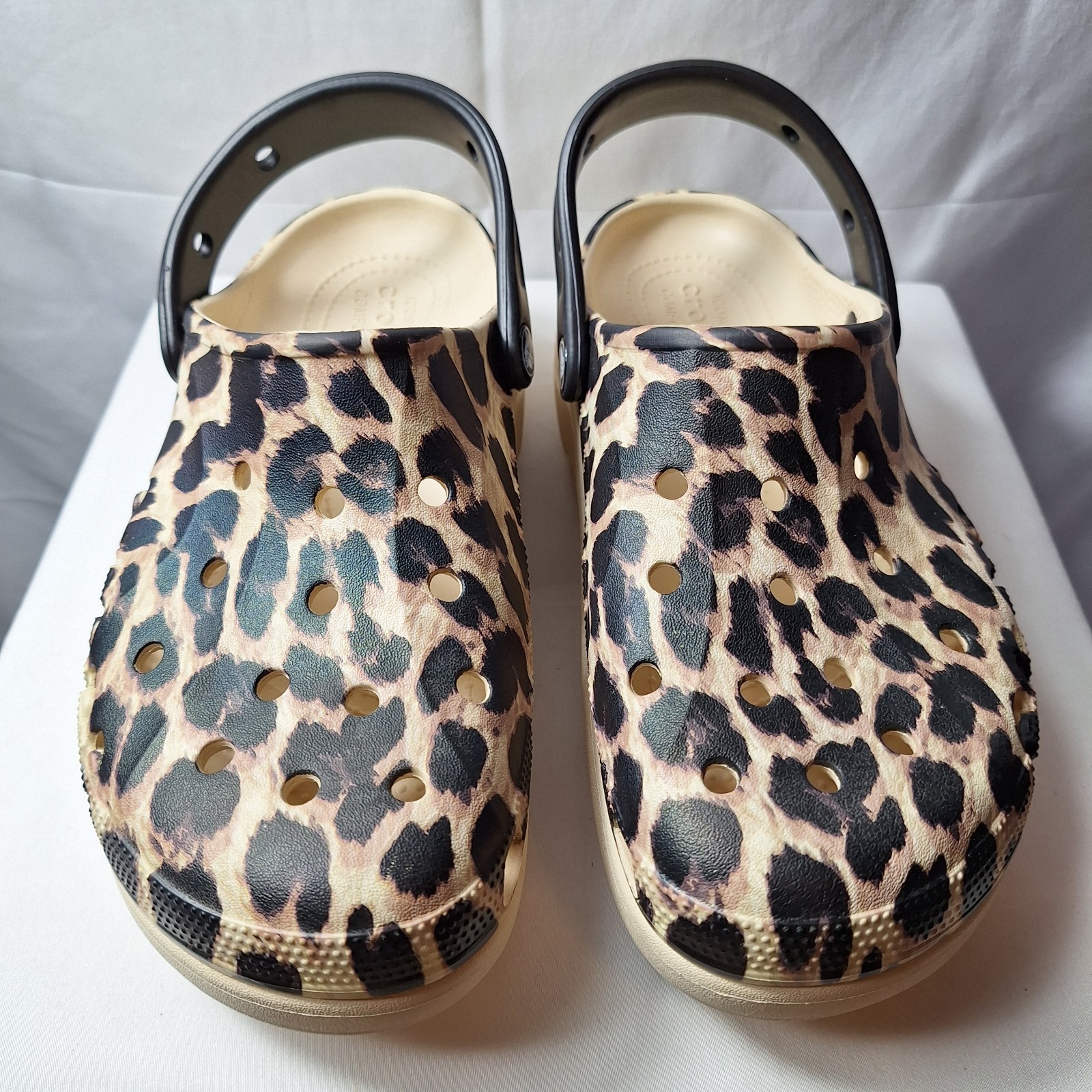 CROCS Baya Platform Printed Clogs Womens Sz 9 Beige Brown Cheetah Croslite Foam