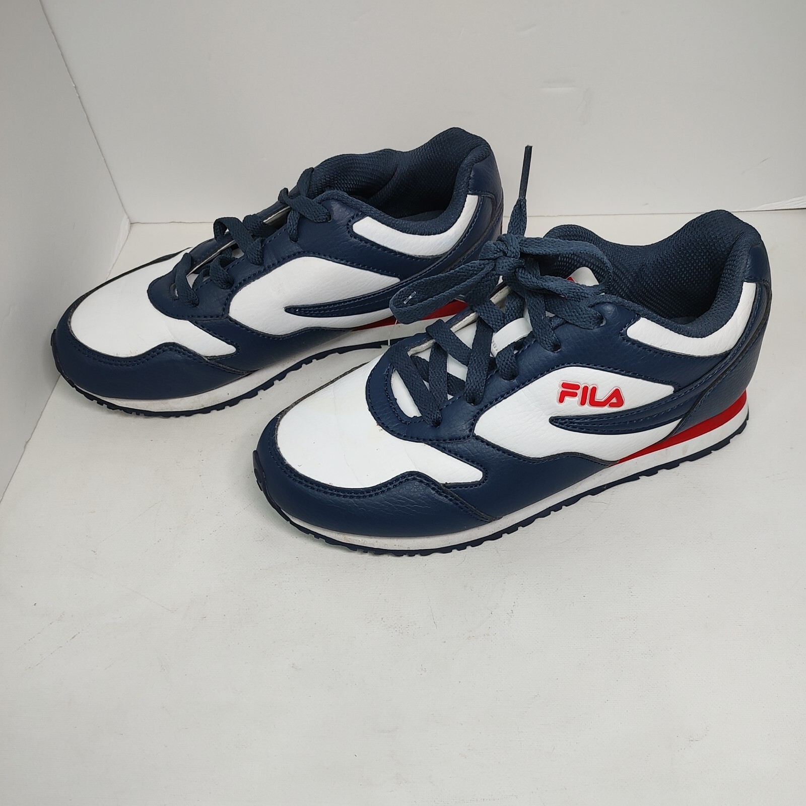 Fila White Tennis Shoes Sneakers Size 5.5