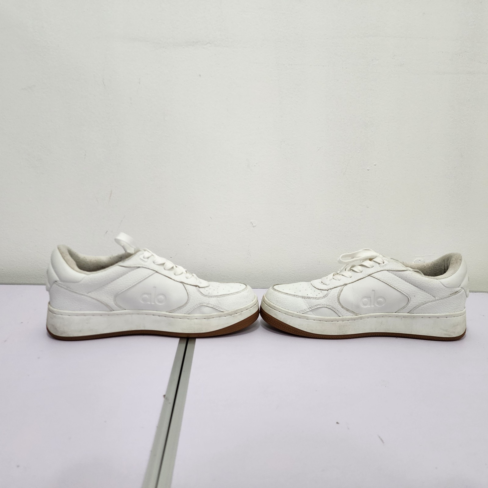 Alo Yoga Recovery Mode Sneakers White A0685U Womens 11.5 Mens 10 Vegan Leather