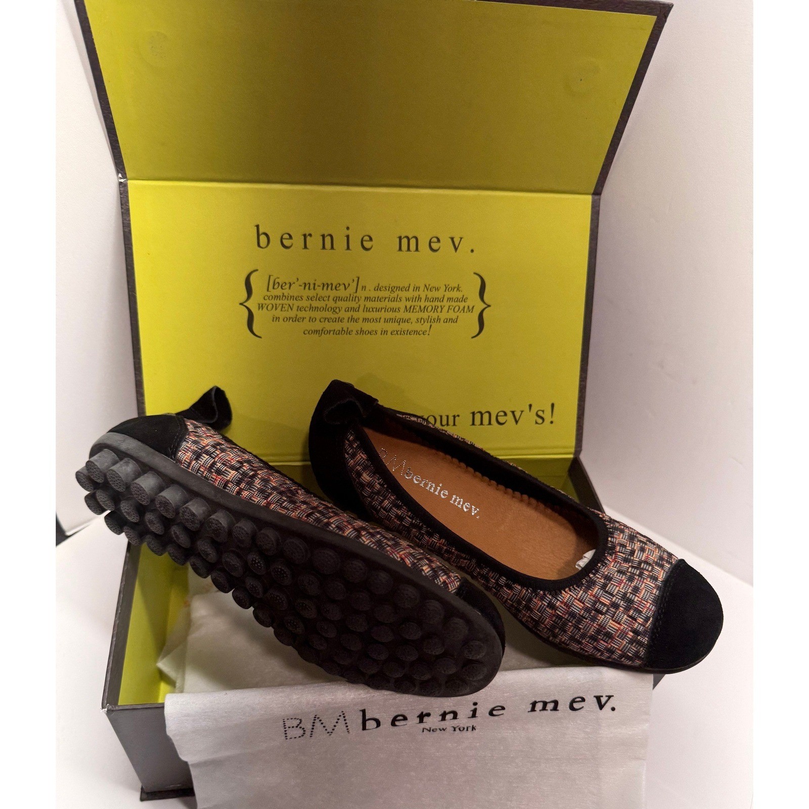 Bernie Mev Bella Me Endure Woven Memory Foam Flats Shoe Size 38 NIB