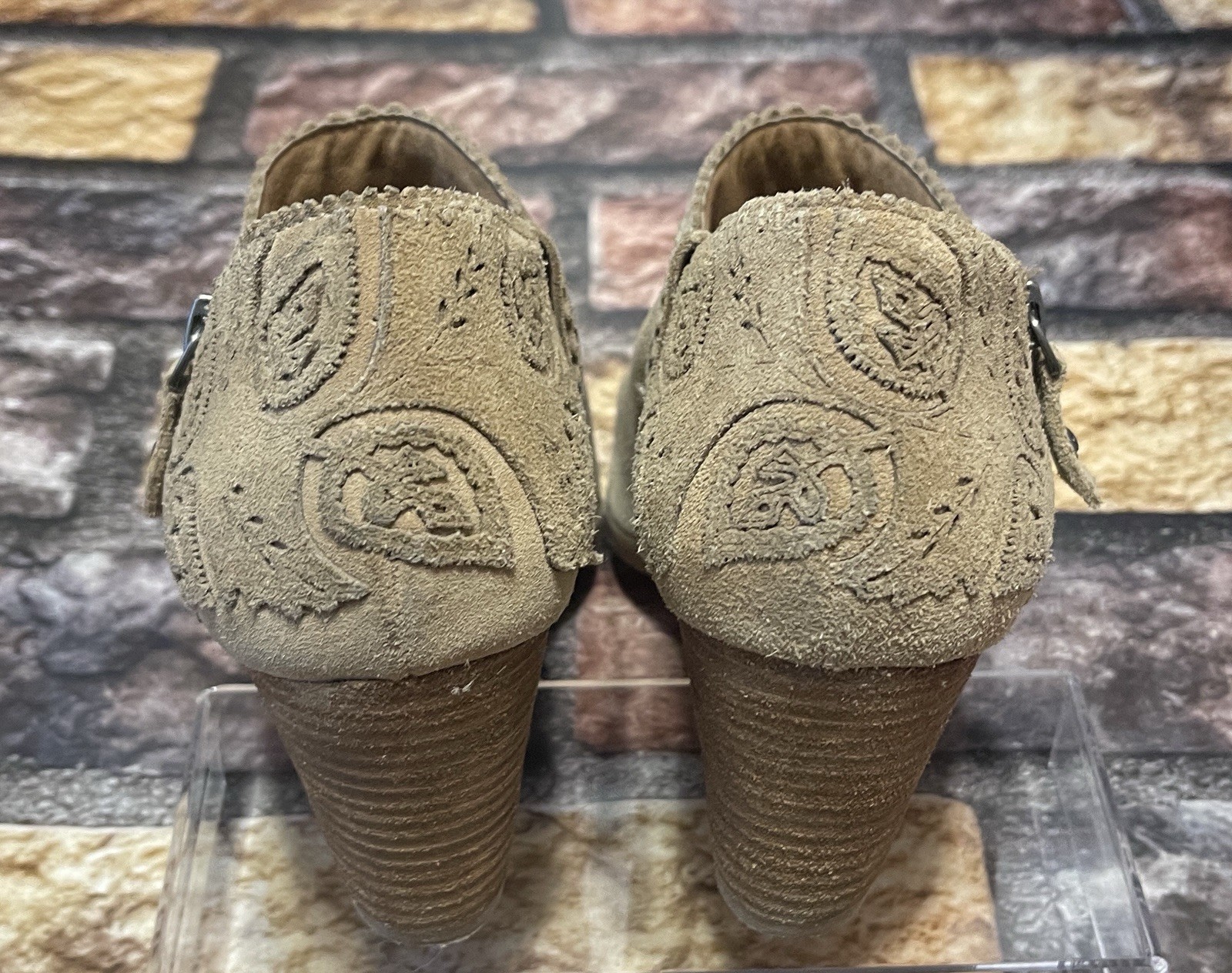 Nurture By Lamaze Suede Ankle Booties Cutout Leaves Scalloped Edging Tan Size 9