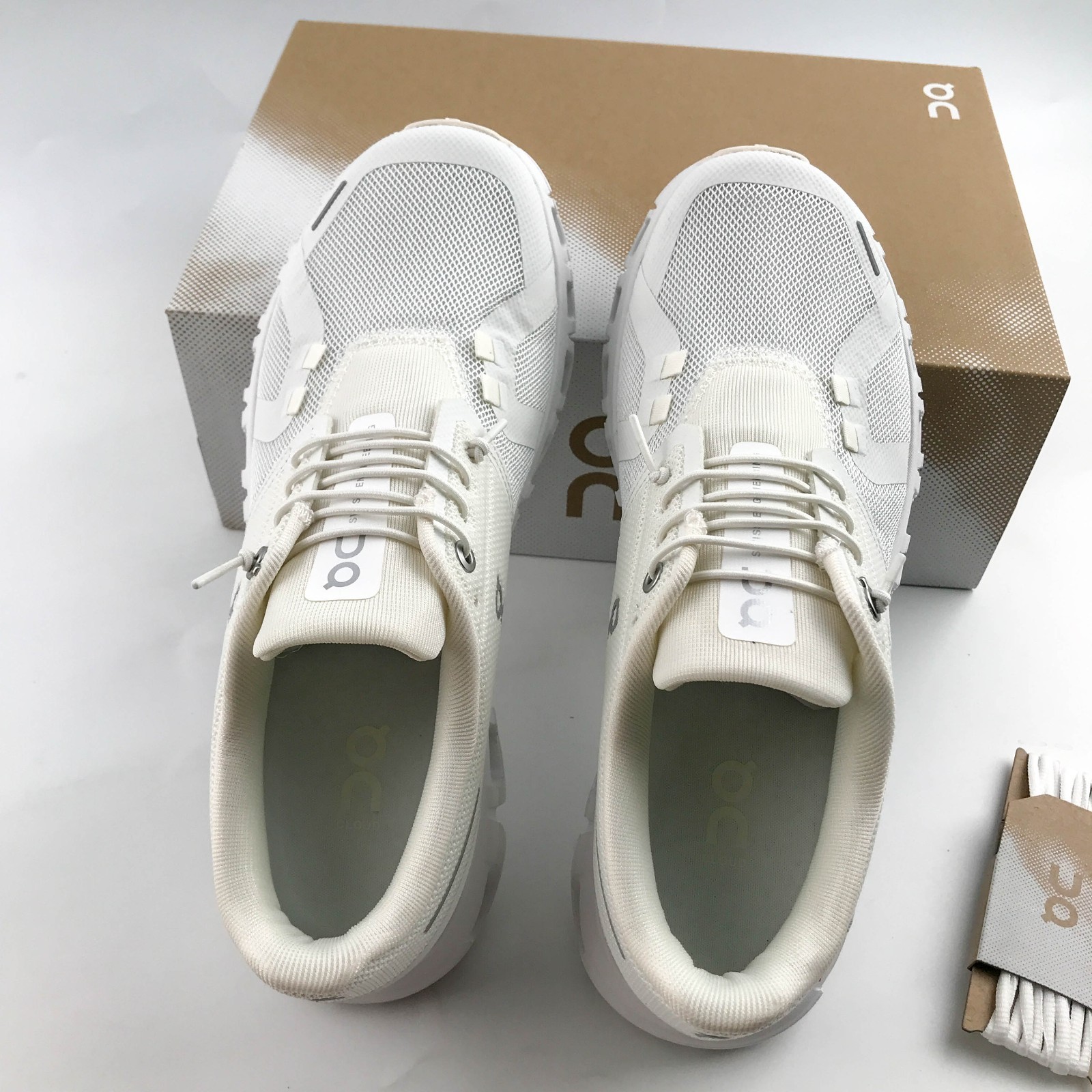 ON Cloud 6 White Women’s Athletic Support Cushioned Waterproof Sneakers US 6–9