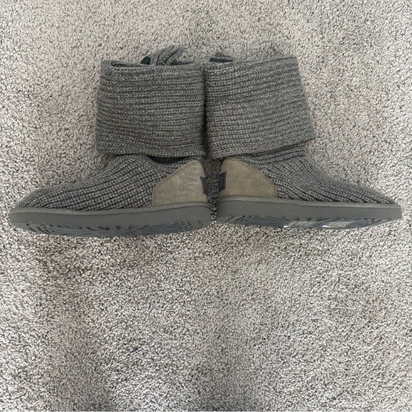 UGG Australia Women’s Gray Knit Button Boots Size 7 Right & Size 8 Left