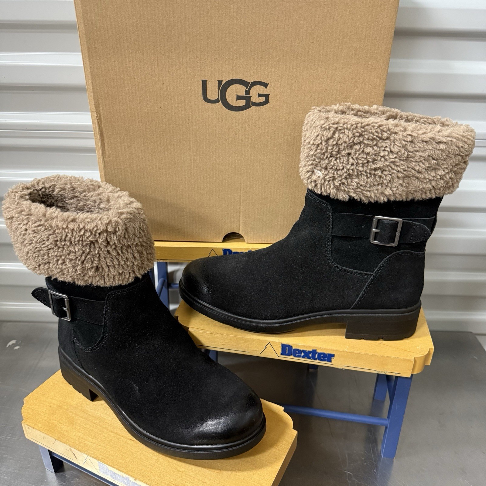UGG Womens Harrison Cuff Winter Waterproof Faux Fur Black Sz 10 Standard Fit
