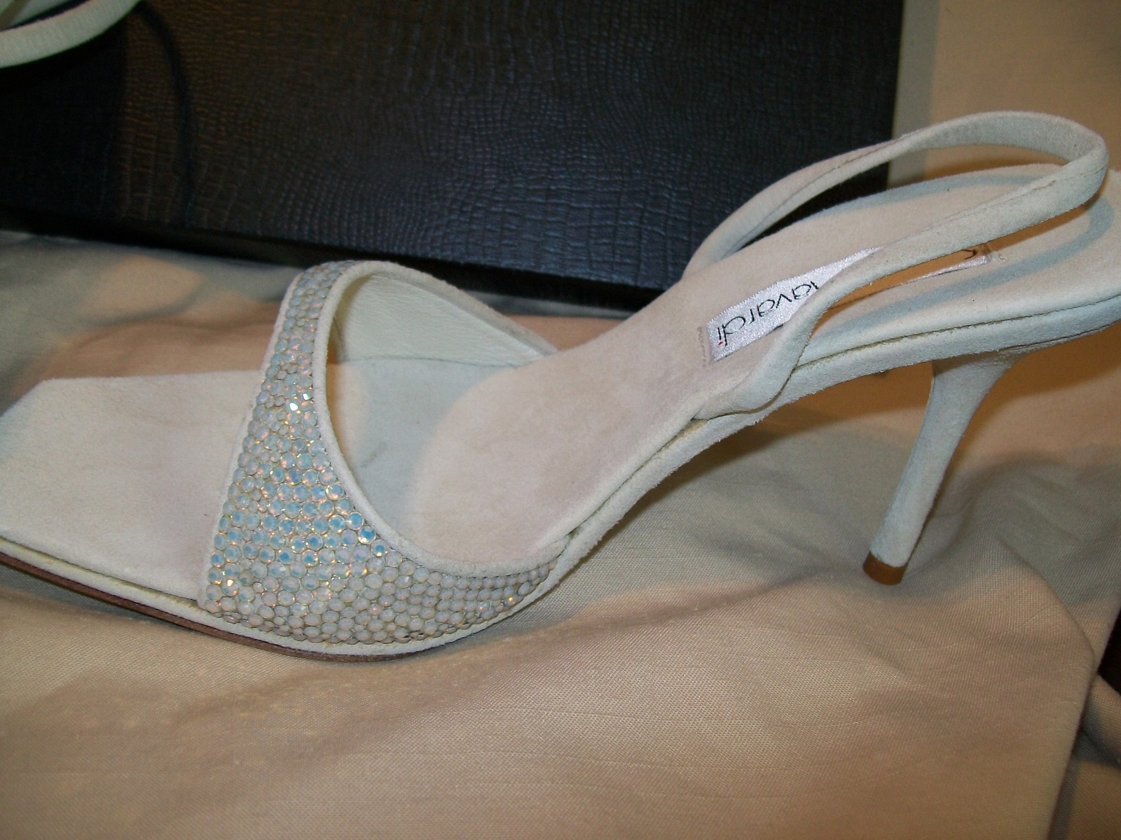 NIB Santini Mavardi Kimberly Bone Suede White Opal sandals pumps 40 10 8 medium