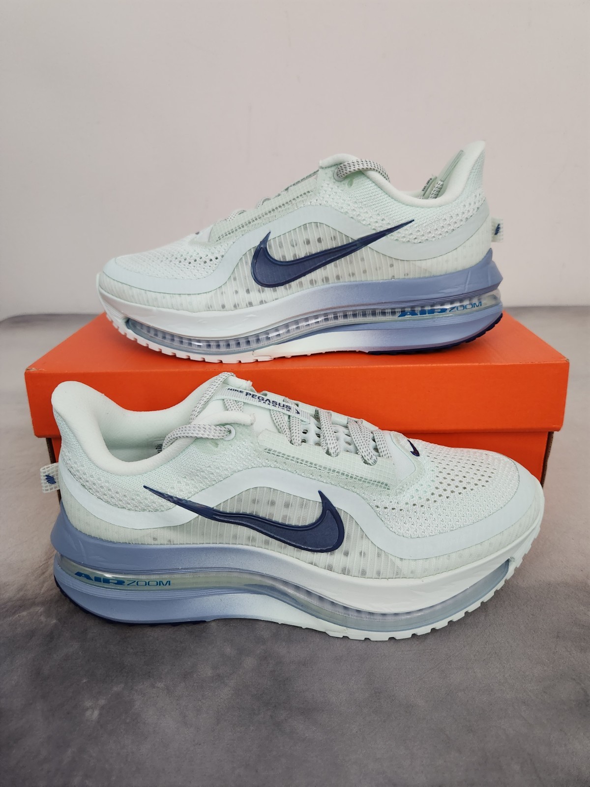 Nike Pegasus Premium “Barely Green/Blue Women’s Size 8.5 New With Box