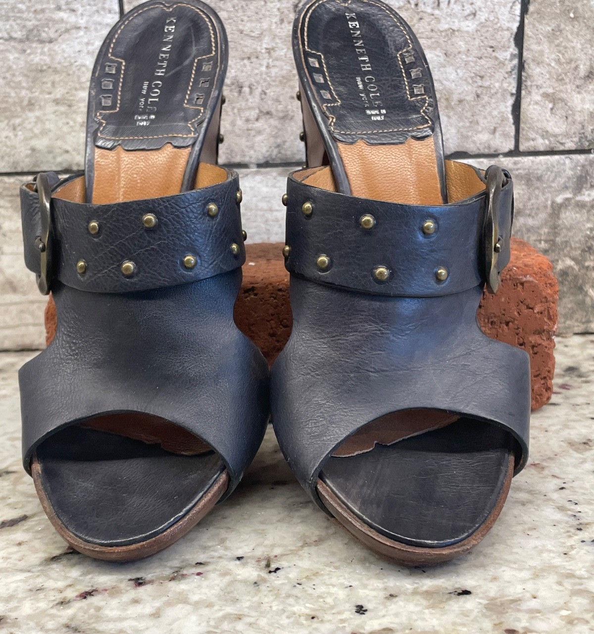 Vintage Kenneth Cole Black Charcoal Gray High Heel Mule Slide Sandals 8 EUC RARE