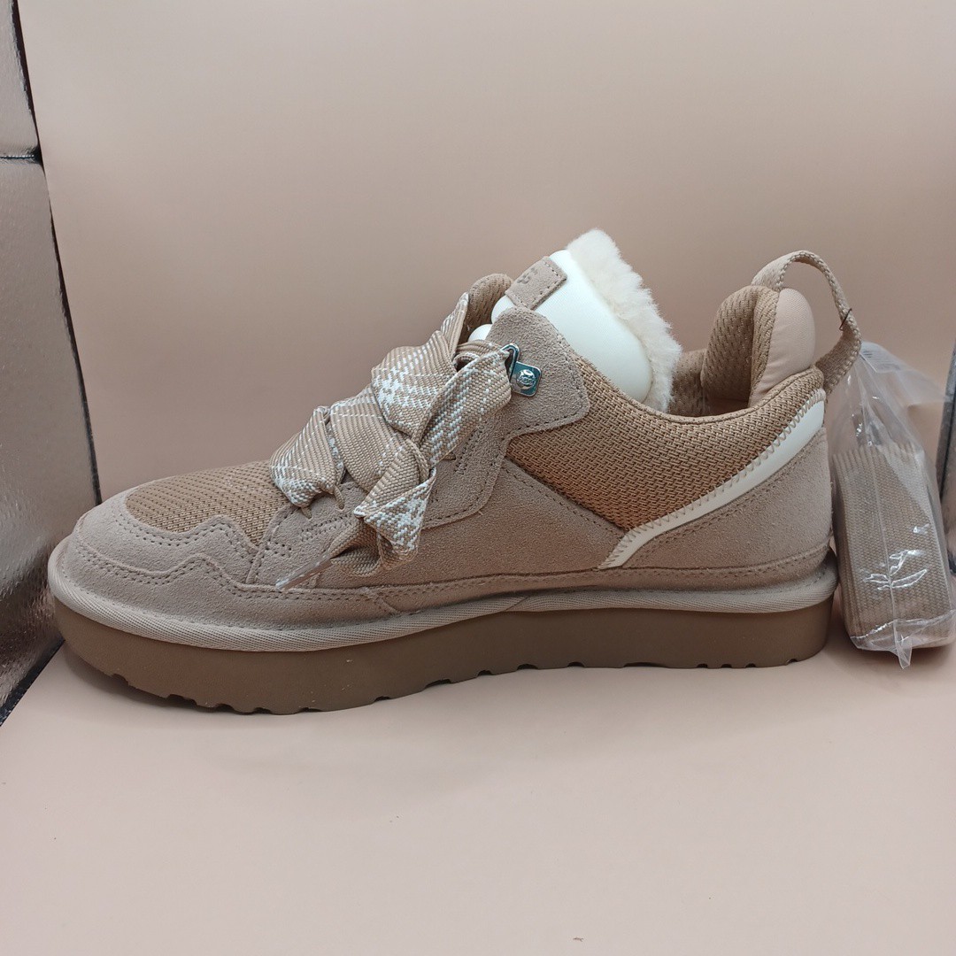 UGG Womens Lowmel Shoes In Sand Size 11 US