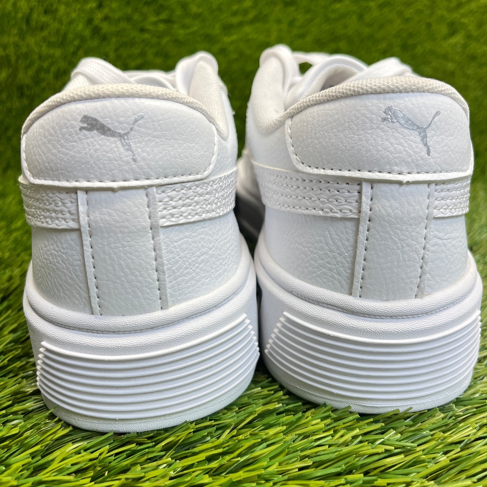 Puma Smash Platform V3 Reptile Womens Size 7.5 White Athletic Shoes Sneakers