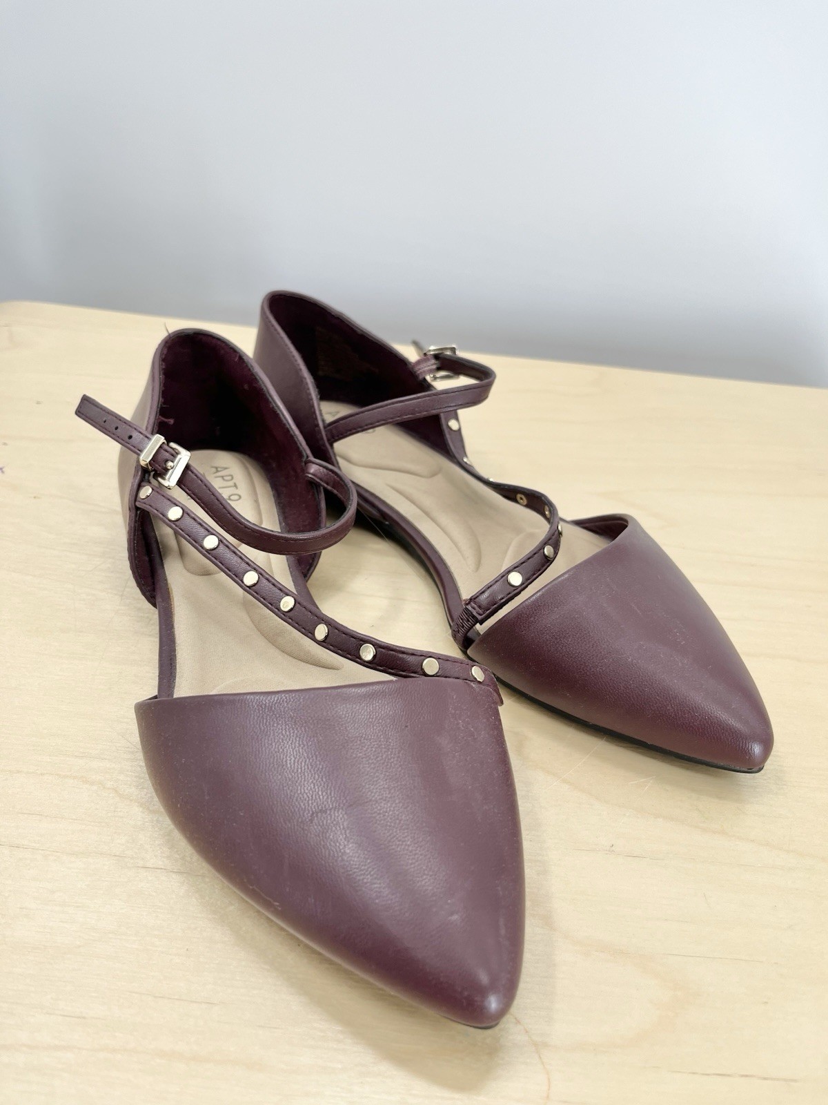 Apt 9 Women’s Burgundy Faux Leather Pointed Toe Flats Size 8