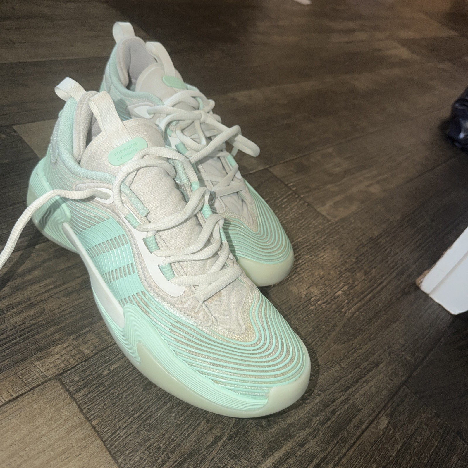 Adidas Exhibit Select 2.0 Pro Women’s Size 8.5