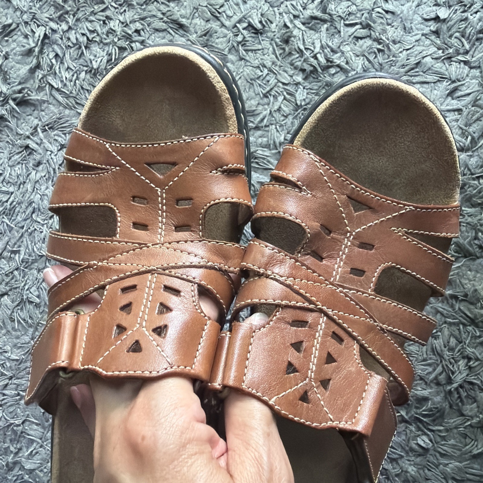 Women’s leather upper CLARKS bendables slides wedge sandals / shoes , size 8 W
